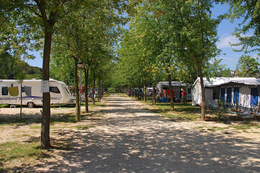 Campeggio Trevisago Iris Park Moniga del Garda Exterior foto